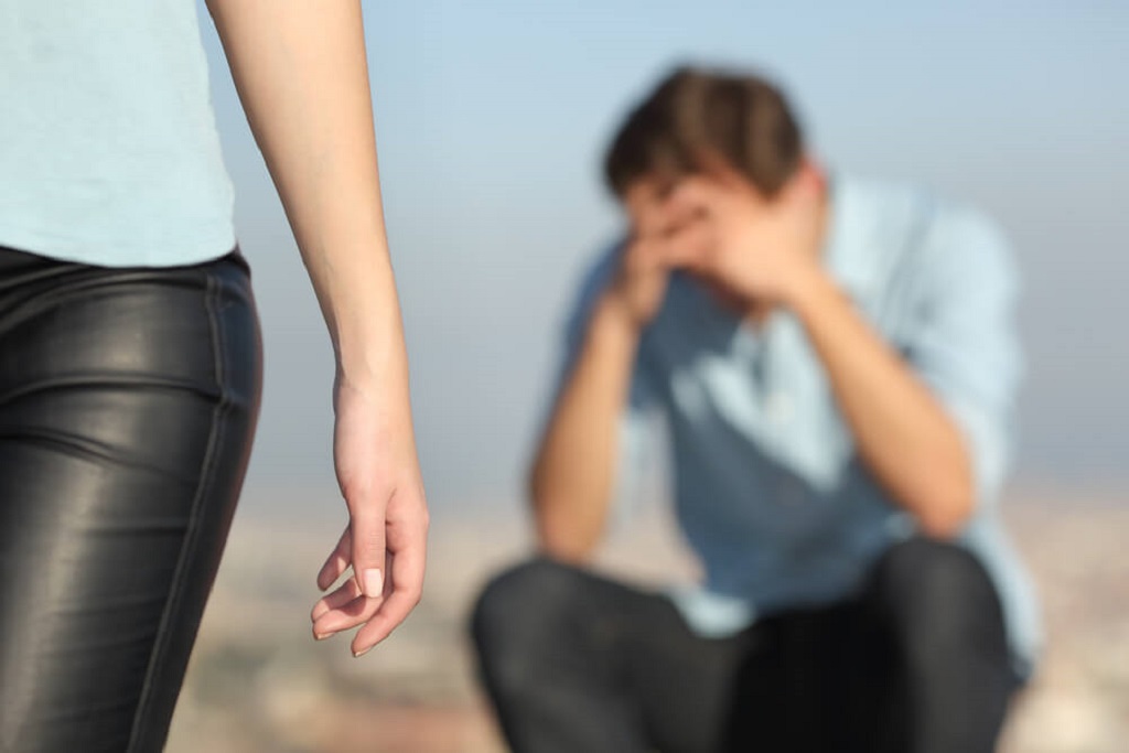 woman-walking-away-from-man.jpg